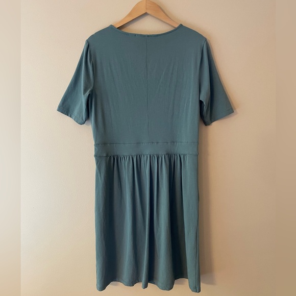 Lands’ End Sage Green Dress Size Medium in Excellent Condition - Picture 5 of 10